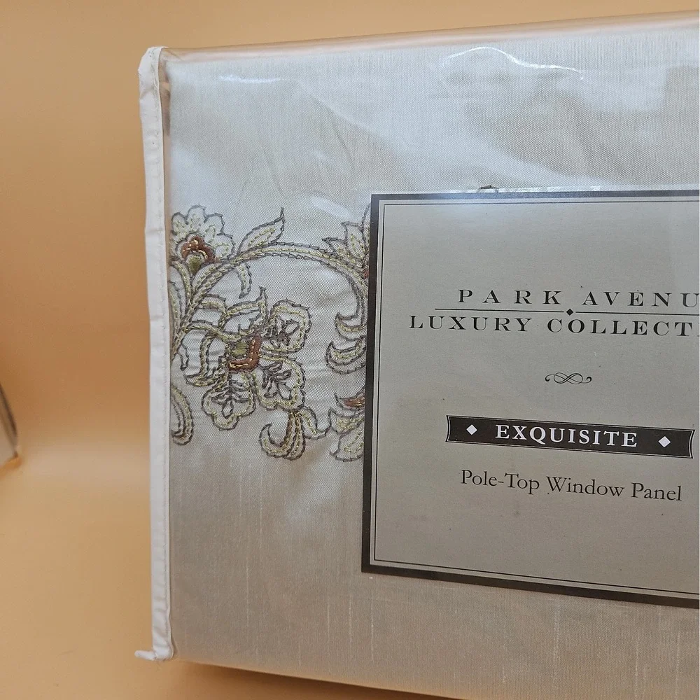 Park Avenue Luxury Collection Exquisit Window Panels with Tie Backs Light Green